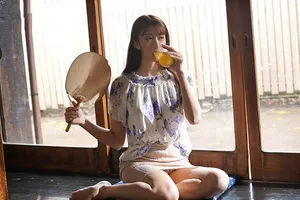 Mùa hè buồn chán ở quê xoạc vợ nhà kề bên thiếu thốn vì lấy gã chồng già